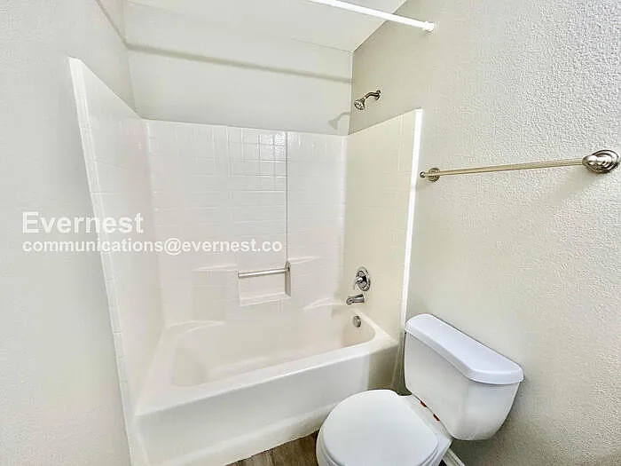 130 Creek Cove Dr — Photo 16