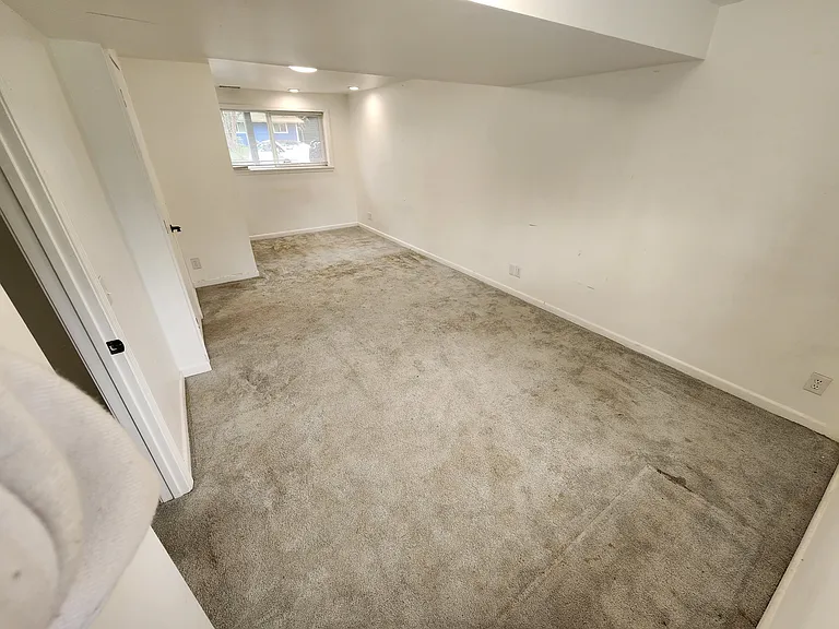 1935 Ginkgo St SE #1 — Photo 2