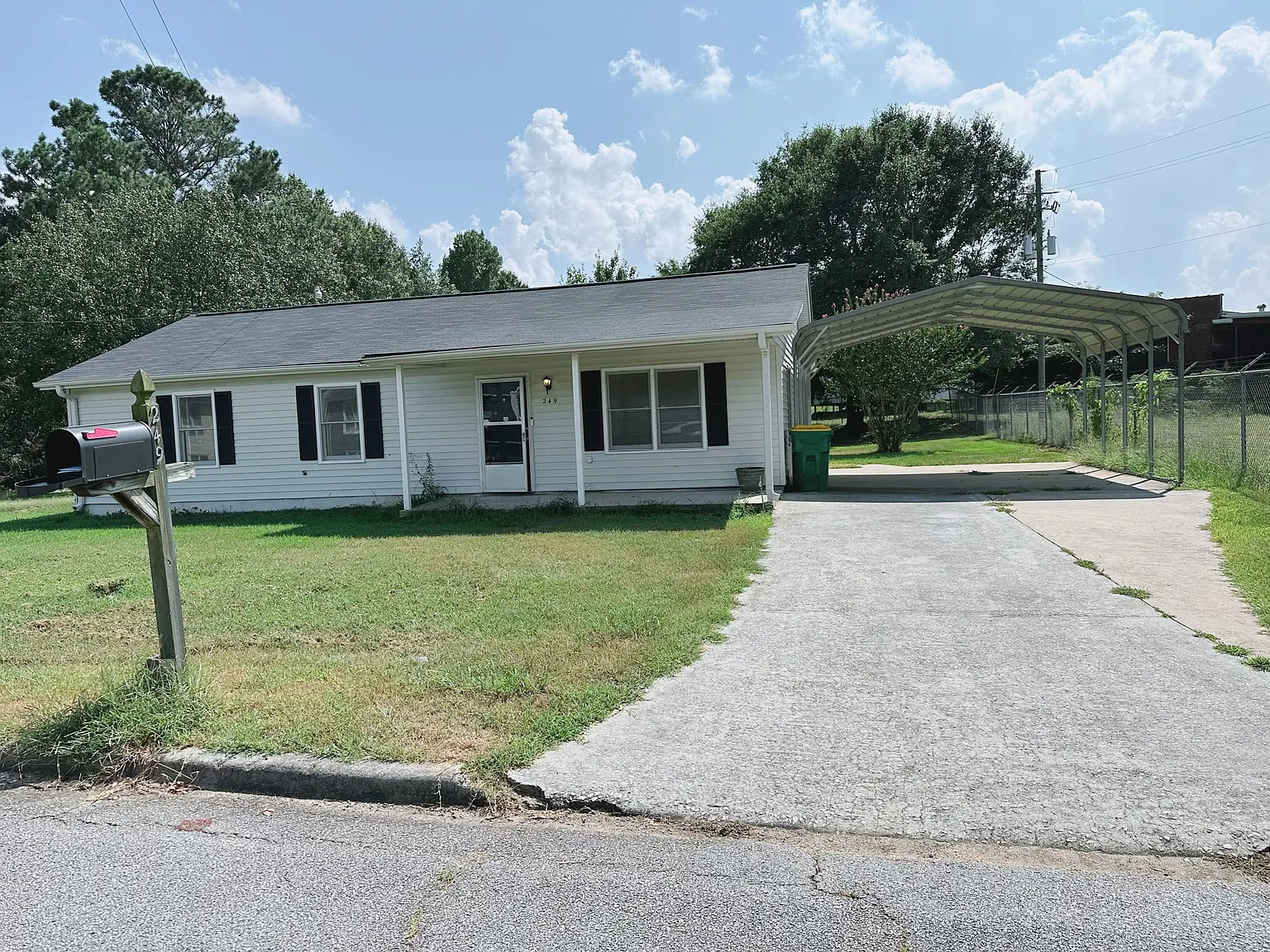 3 bed, 1242 sqft, $1,500 — Photo 2