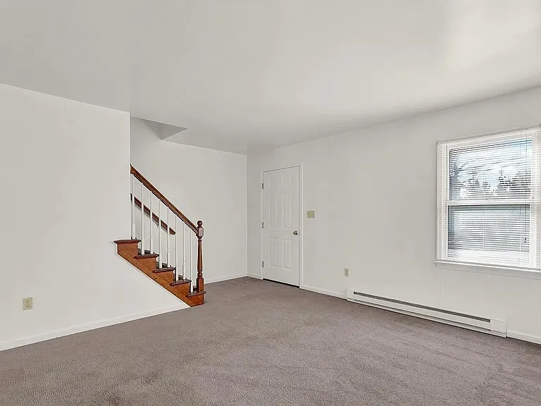 417 N Market St — Photo 4