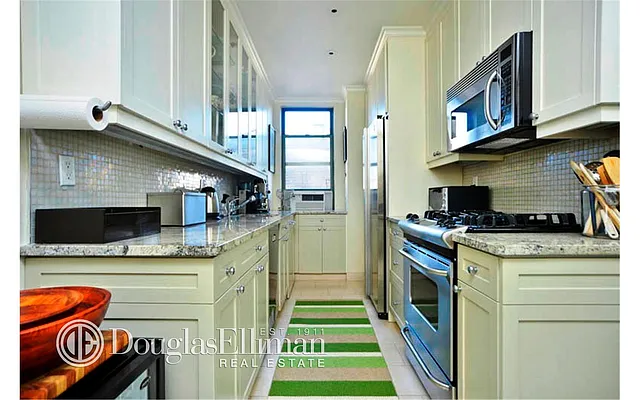 Sold by Douglas Elliman | media 7