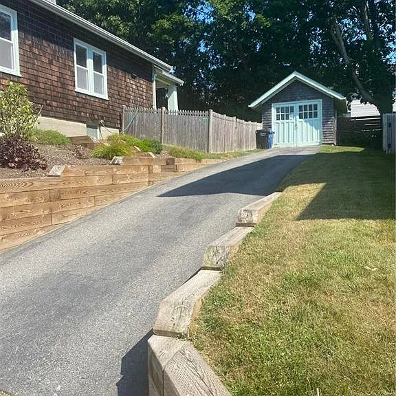 24 Burdick Ave — Photo 2