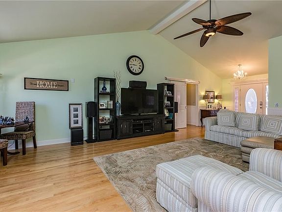 4th image of 3102 Hanna Ln