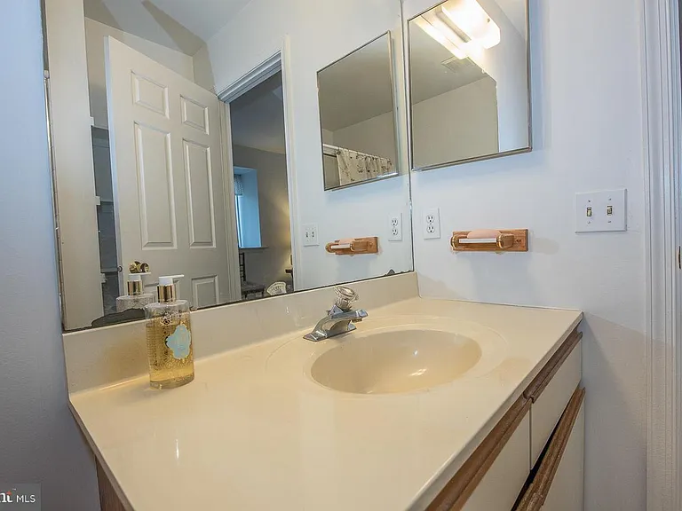 36 Le Forge Ct — Photo 12