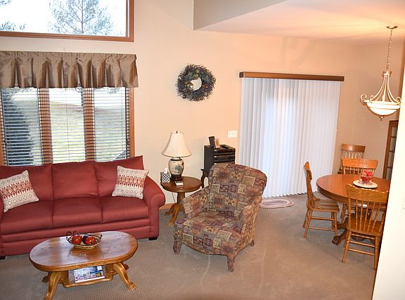 3rd image of 26W072 Klein Creek Dr
