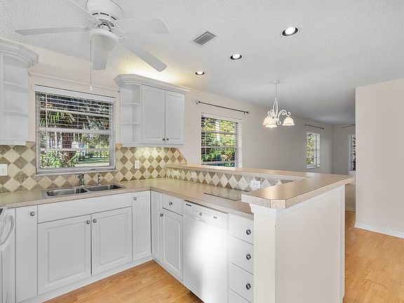3rd image of 100 SPRING LAKE Drive #107