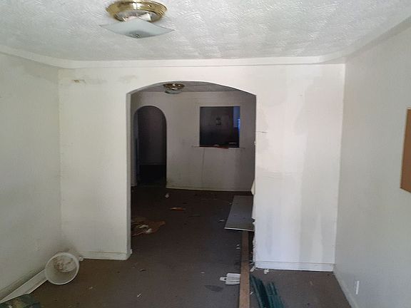 2nd image of 850 Humler St