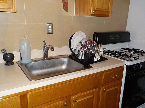 5th image of 264-25 73rd Ave #1