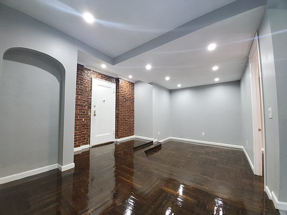 3rd image of 55 E 196th St APT 1E