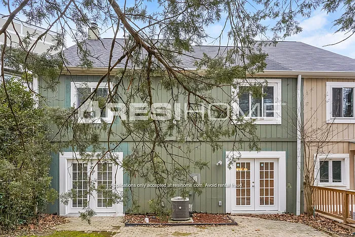 428 Raintree Pl — Photo 12