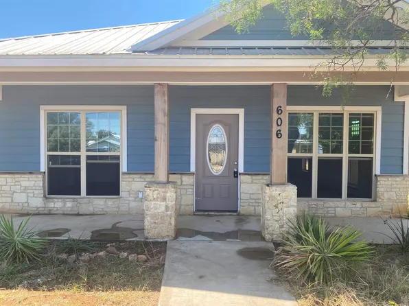 606 W Ollie, Llano, TX 78643