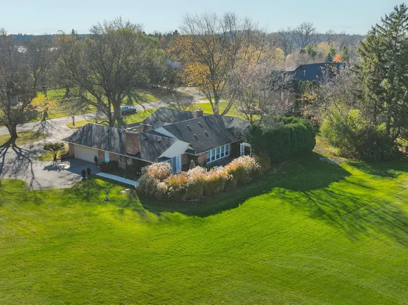 1206 Cedarholm Ln, Bloomfield Hills, MI 48302