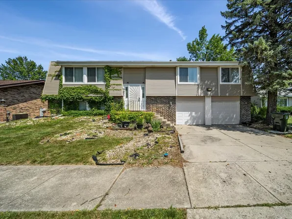 421 S Harper Ave, Glenwood, IL 60425
