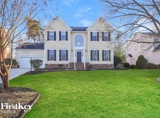 2909 Peninsula Dr, Jamestown, NC 27282