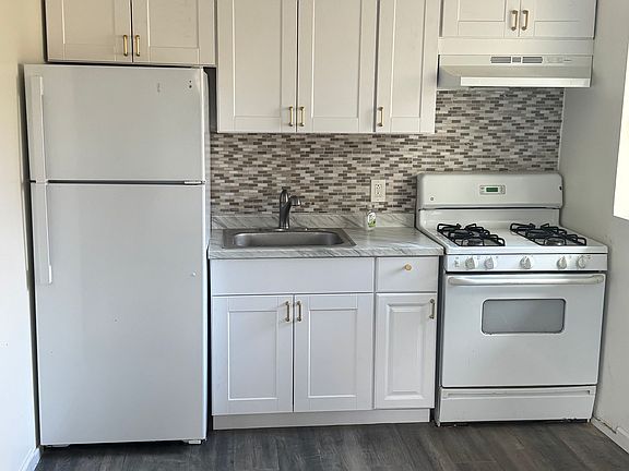 3rd image of 27 Hillside Ave #1