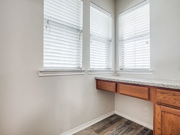 9900 Northgate Dr — Photo 7