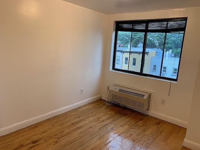 2nd image of 154 Washington Ave APT 4