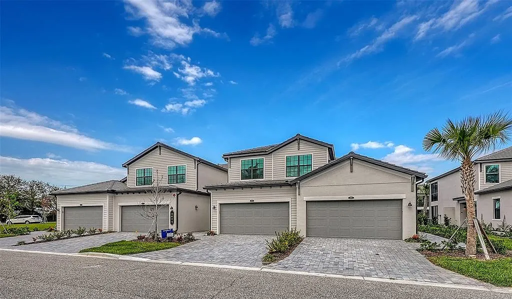 Building Photo - 5624 Summit Pointe Cir #104