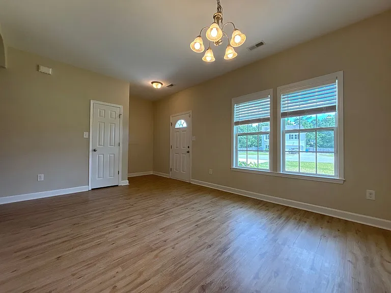 202 Prism Ct — Photo 3