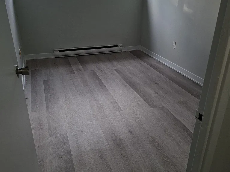 525 Saint Lawrence St — Photo 15