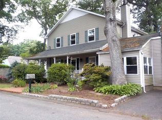 85 Shady Ln, Huntington, NY 11743