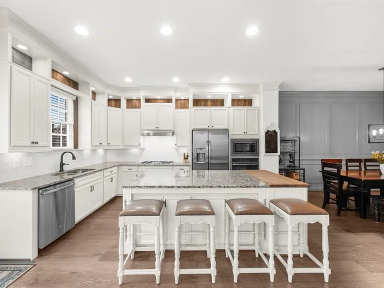 410 Rose Garden Ln — Photo 21
