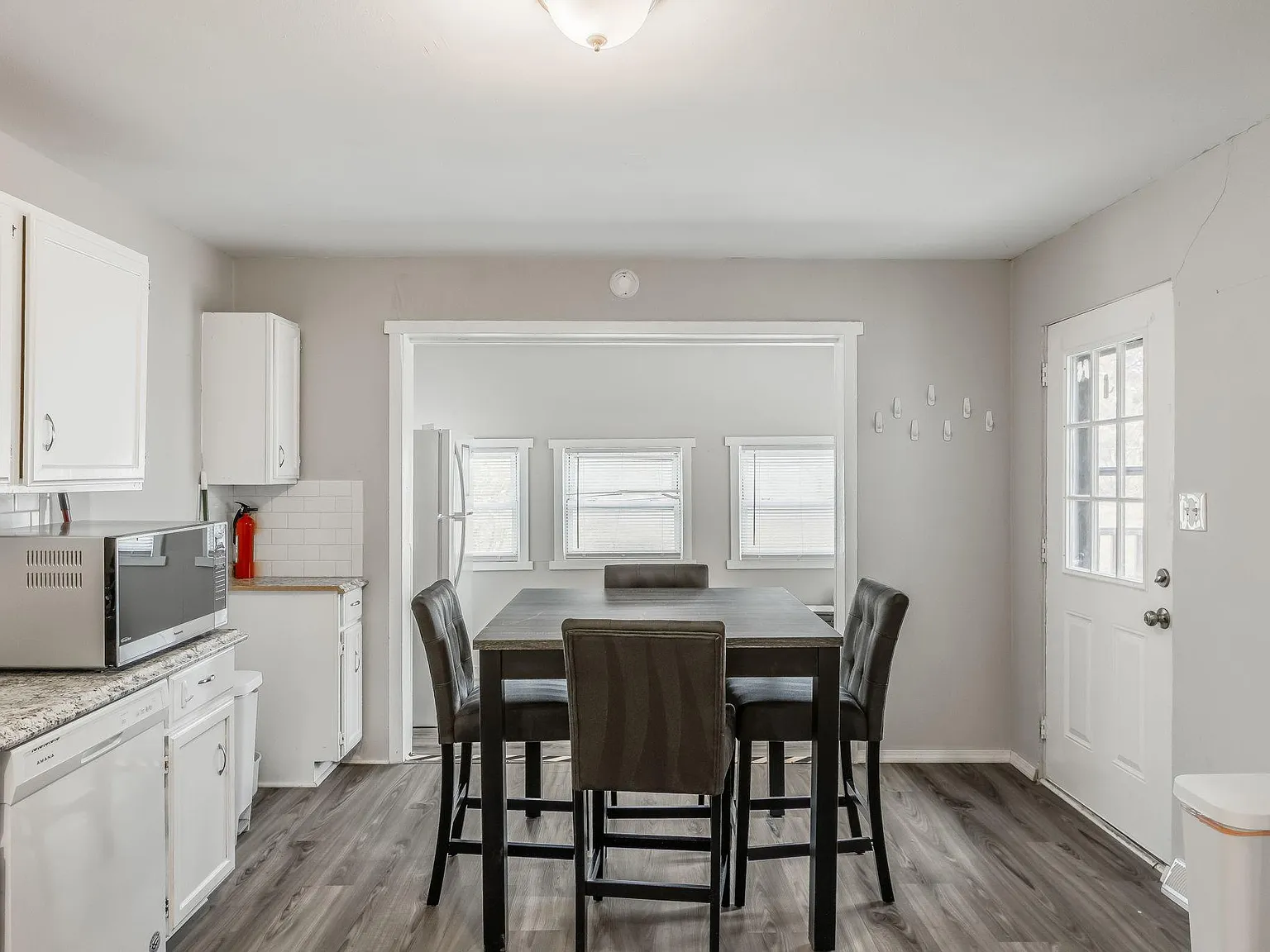 4 bed, 3.0 bath, 2436 sqft, $776 — Photo 3