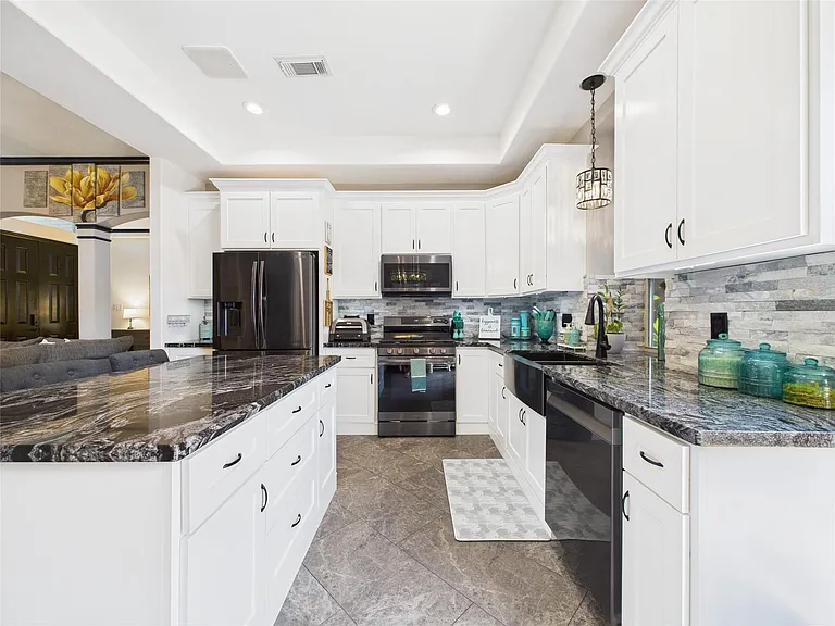 203 Las Brisas St — Photo 14