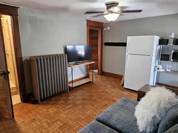 4819 Cass St APT 4, Omaha, NE 68132