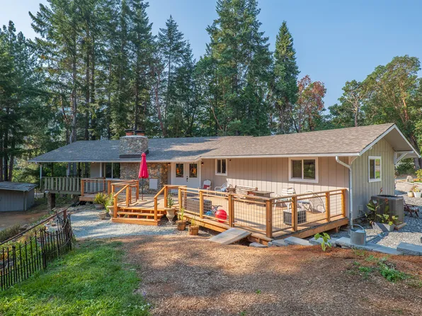136 McCullough Creek Rd, Glendale, OR 97442