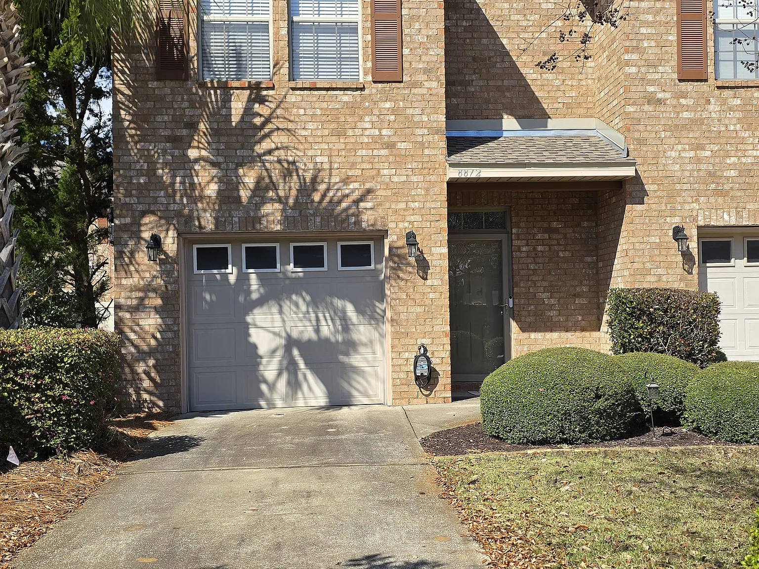 3 bed, 2.5 bath, 1567 sqft, $2,100 — Photo 1