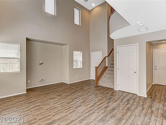 4th image of 10532 Corte Sierra St