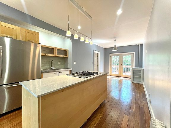 2nd image of 226 Sommerville Pl #A