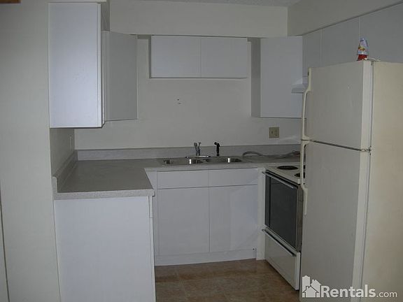 3rd image of 3722 Estelle St