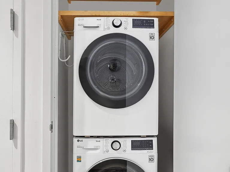 421 W 54th St #4G — Photo 9