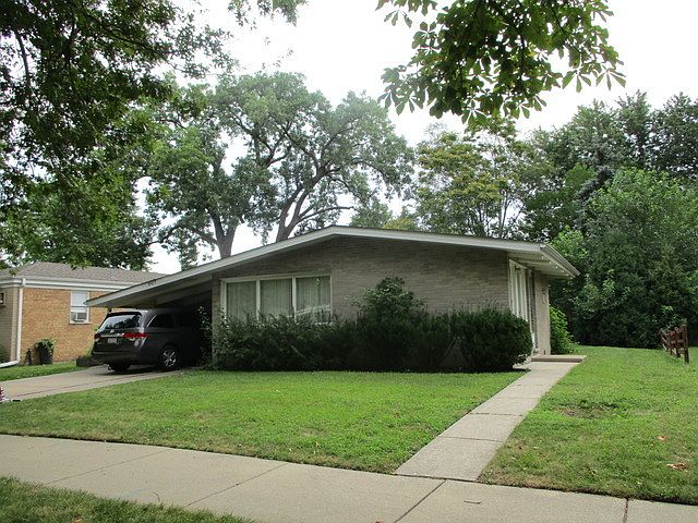2nd image of 8417 Mason Ave