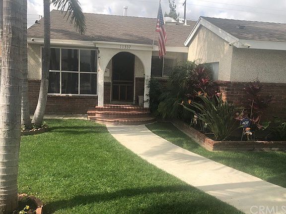 3rd image of 11337 Benfield Ave