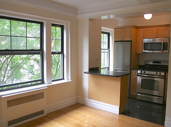 2nd image of 95 Christopher St APT 3M