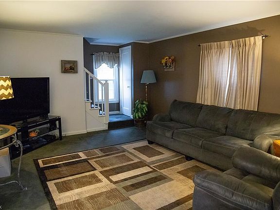 5th image of 2752 Maplewood St