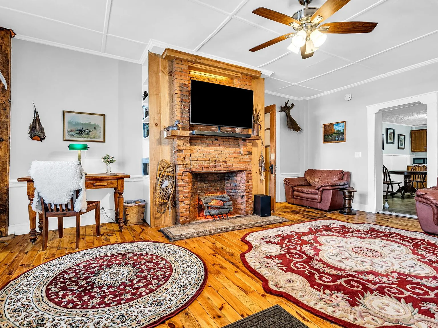 2 bed, 1000 sqft, $1,950 — Photo 1