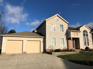 8546 Ravenswood Ln, Macedonia, OH 44056