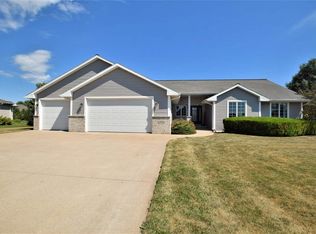 N7972 Carriage Ct, Sherwood, WI 54169