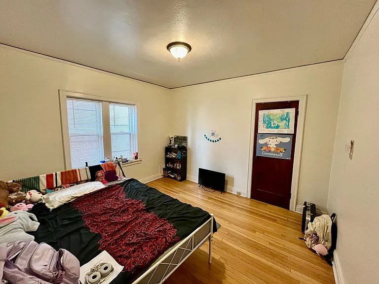 4422 N Oakland Ave — Photo 8