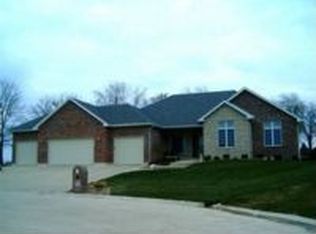 1007 Duxbury Ln, Quincy, IL 62305