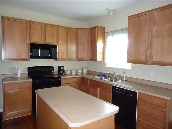 3rd image of 2732 Armaugh Dr