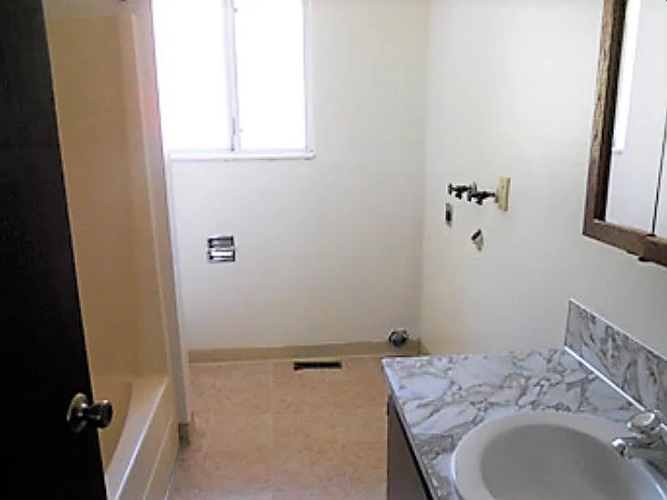 2 bed, 850 sqft, $1,200 — Photo 3
