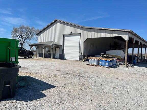 3rd image of 4570 N Black Cat Rd