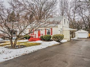 207 Penhurst Rd, Rochester, NY 14610