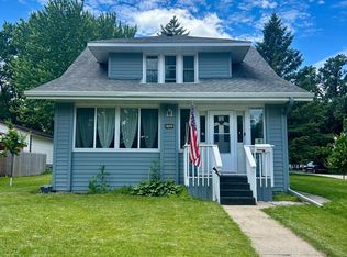 706 Franklin St SW, Hutchinson, MN 55350