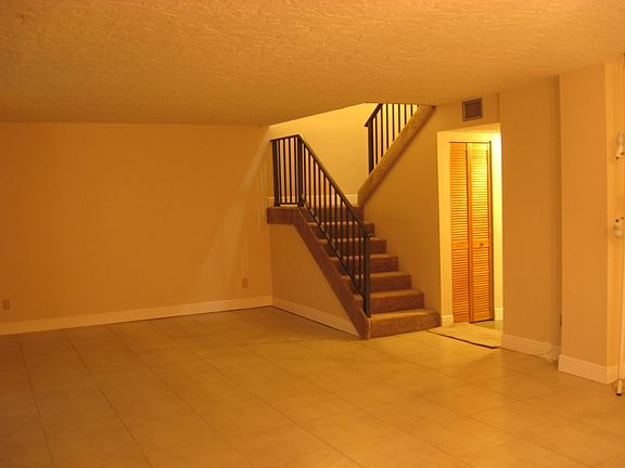 5th image of 450 Commodore Dr APT 312